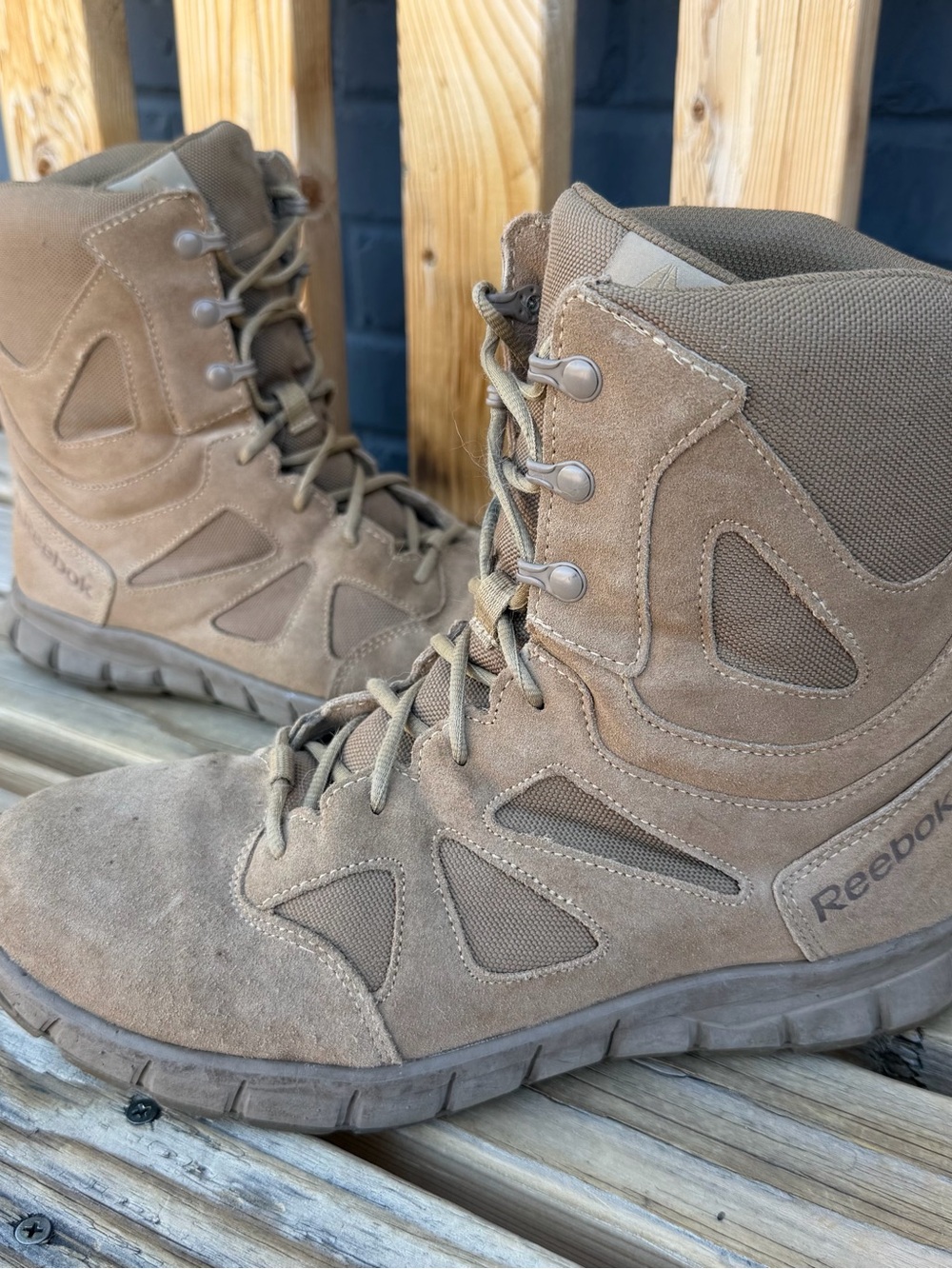 Reebok Men’s 10.5 Tactical Boots in Tan Suede